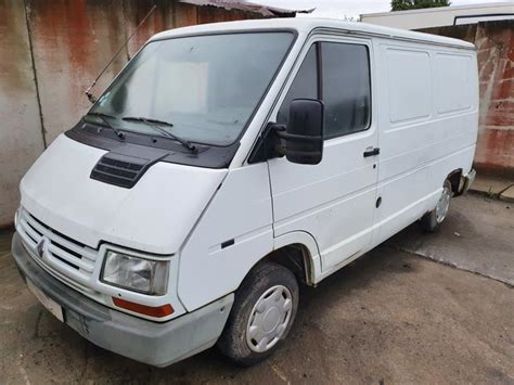 Renault Trafic 2000 .
